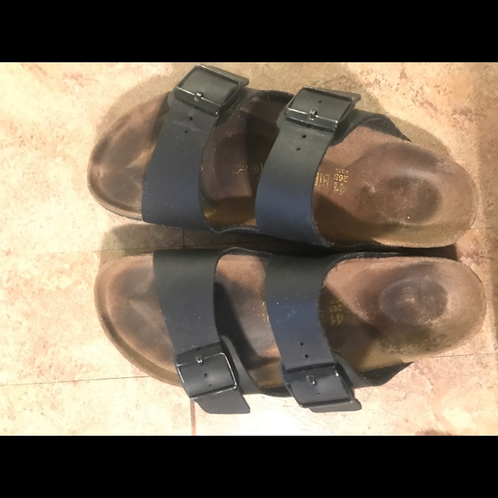 BLACK LEATHER BIRKENSTOCKS